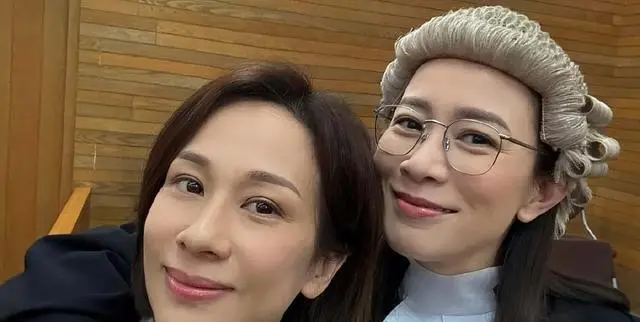文颂娴时隔20年重返TVB出演《下流上車族》获女配角提名 | 现场图
