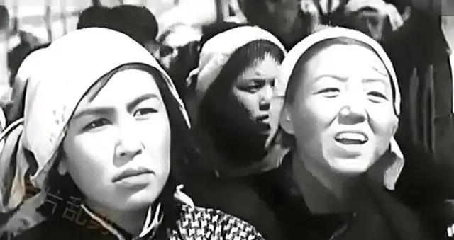 莽一萍18岁演母亲，银幕坏女人专业户的表演自觉 | 现场图