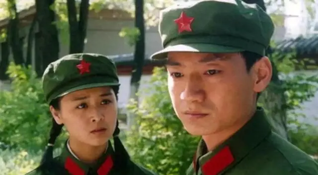 1989年老团长介绍女儿相亲，赵建军遭当面掌掴引剧情悬念 | 资讯配图